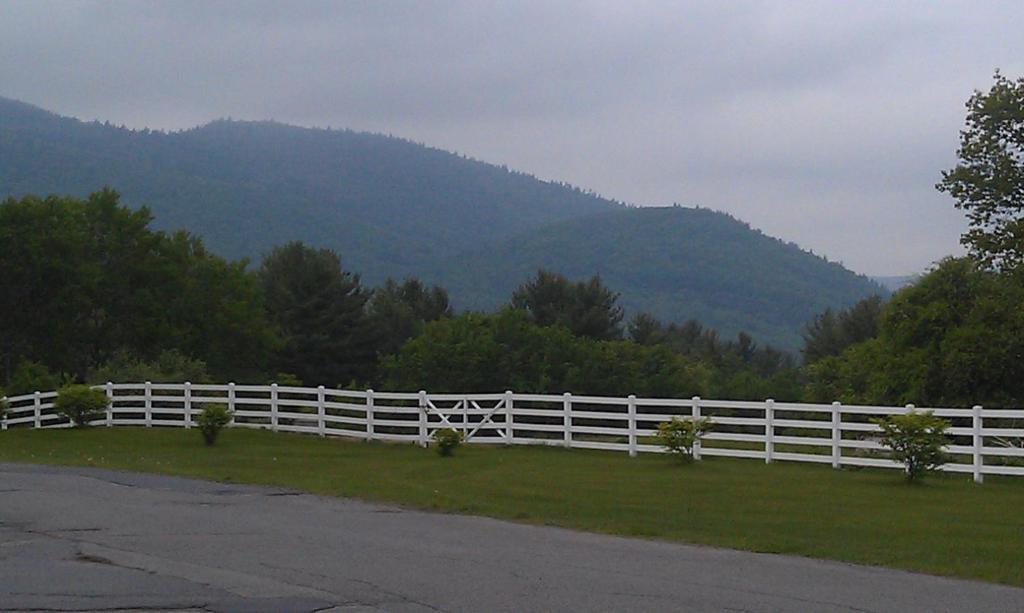 Roaring Brook Ranch Resort Lac George Extérieur photo