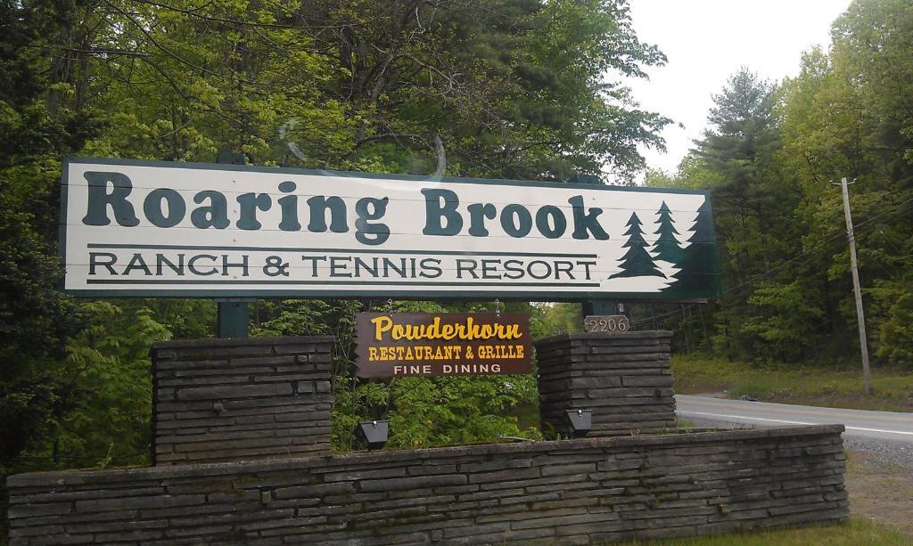 Roaring Brook Ranch Resort Lac George Extérieur photo